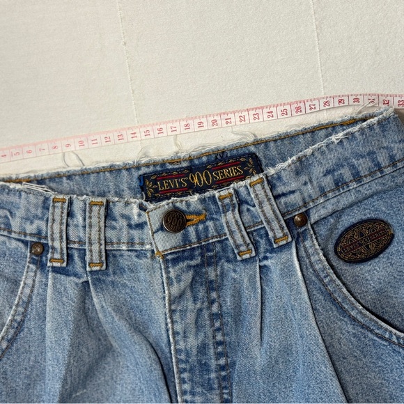 Levi's light blue jeans with gold stitching - Picture 4 of 6